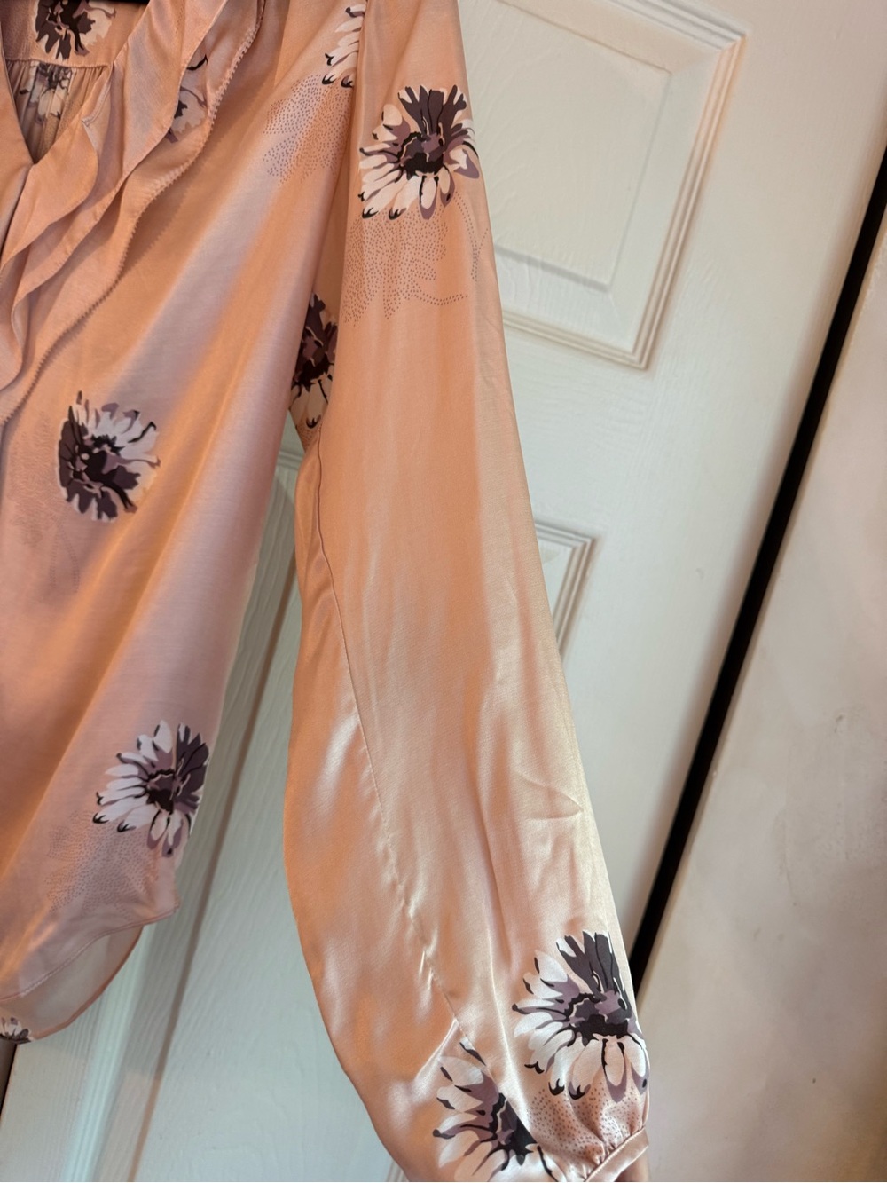 Rebecca Taylor Blush Silk Blend Floral Blouse | Ruffle V-Neck | Romantic Office - Picture 8 of 16